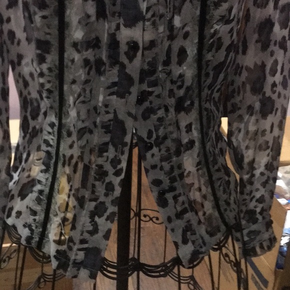 Blouse - Picture 2 of 4